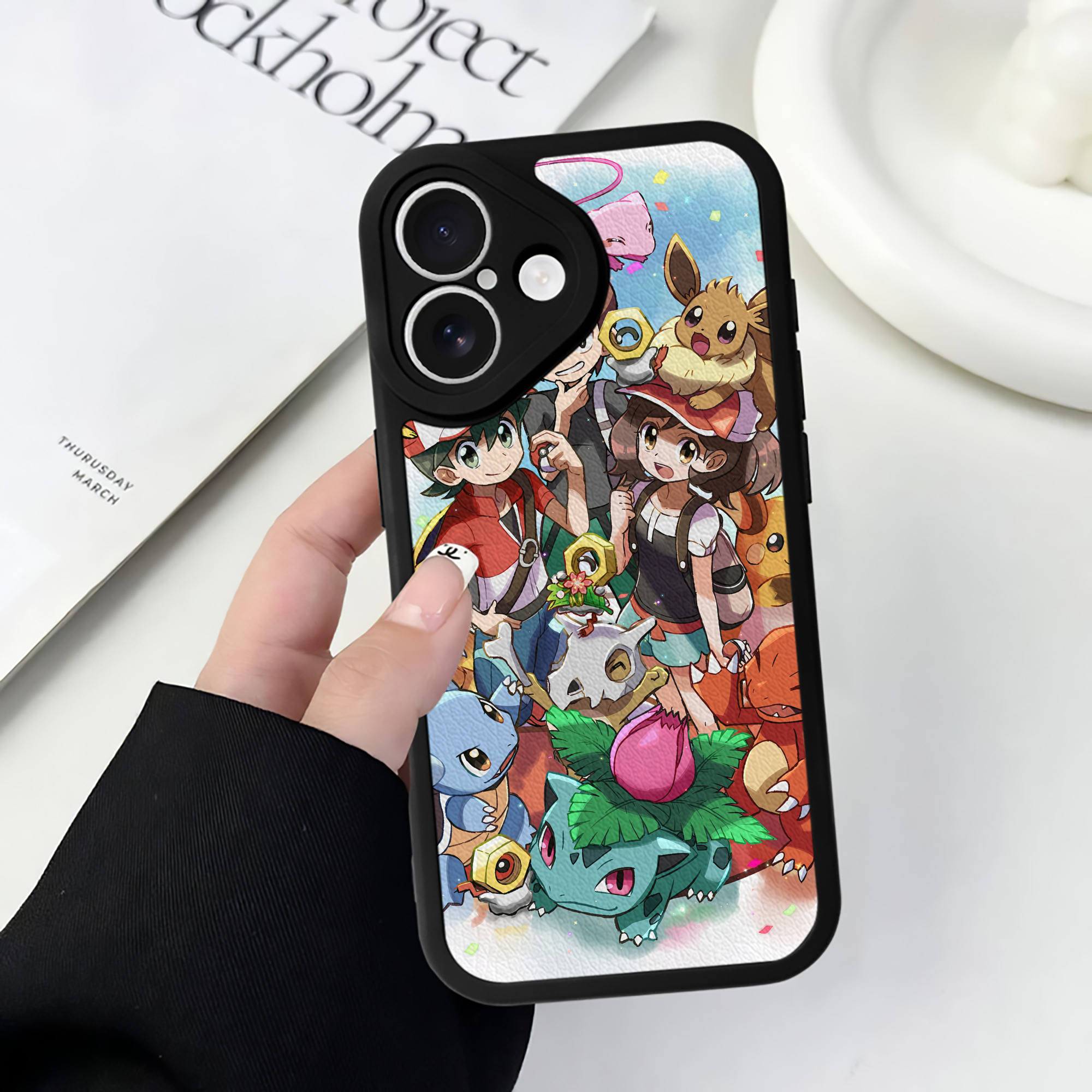 （画像用） ポケットモンスター Pokémon 【iPhone 16シリーズ対応】シリコンスマホケース（レザー調） 材質：シリコン
